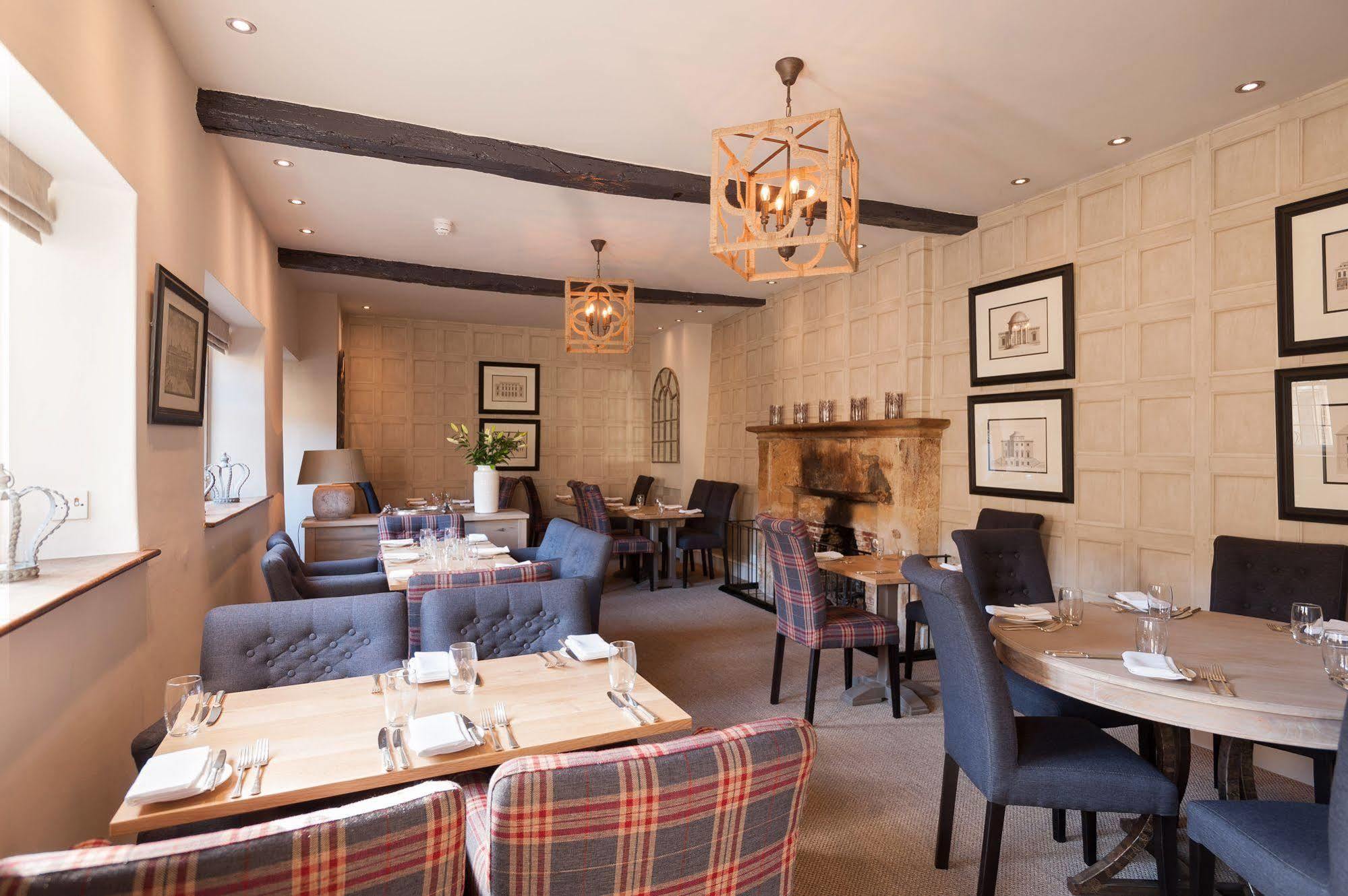 The Crown Hotel Shipton under Wychwood Bagian luar foto