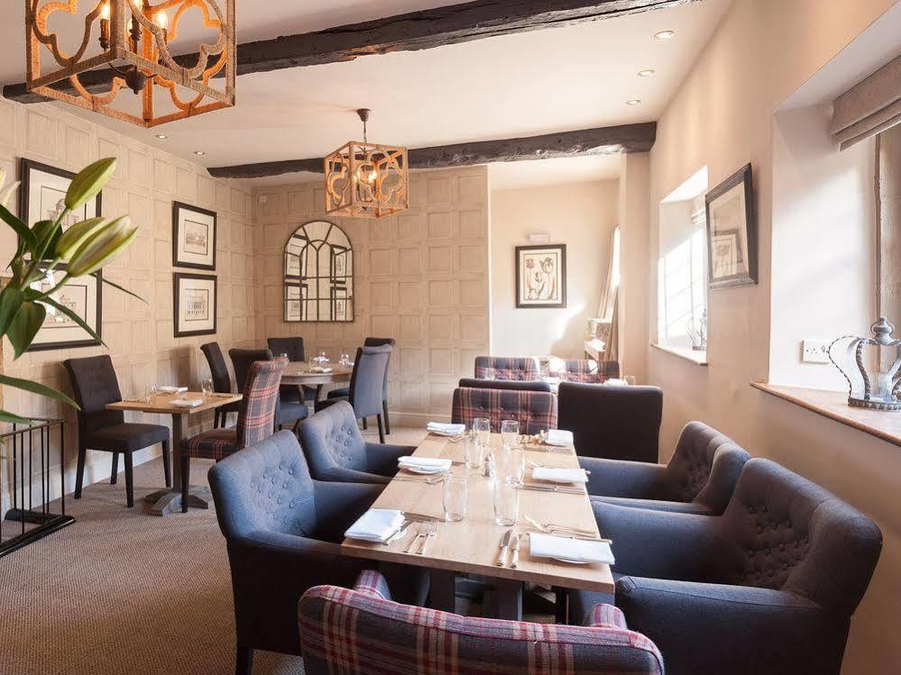 The Crown Hotel Shipton under Wychwood Bagian luar foto