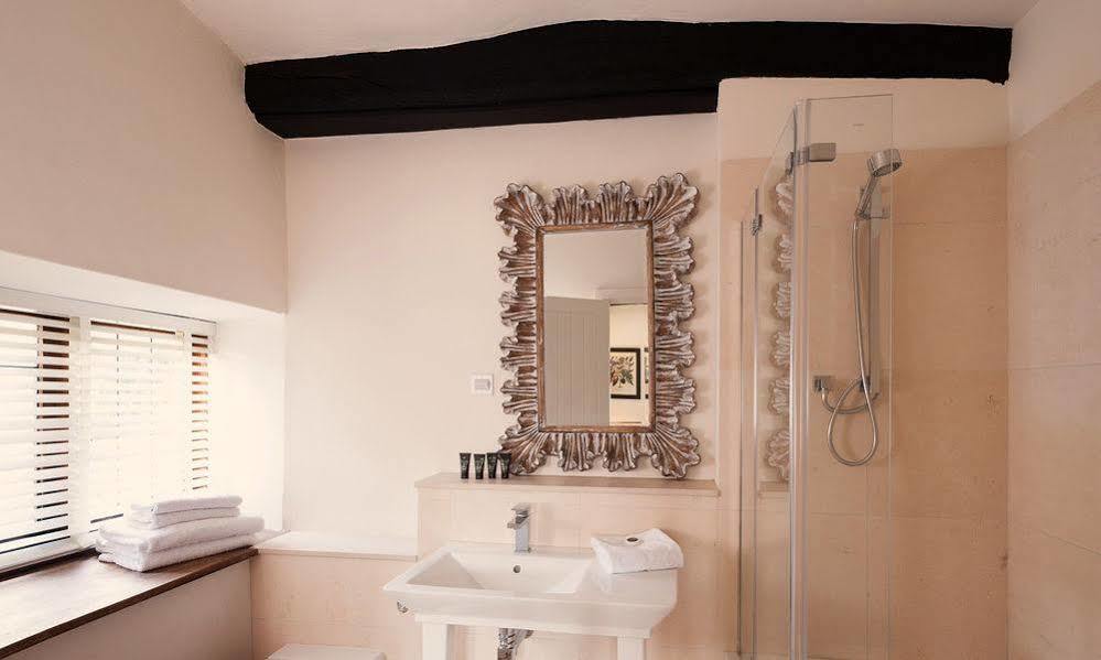 The Crown Hotel Shipton under Wychwood Bagian luar foto