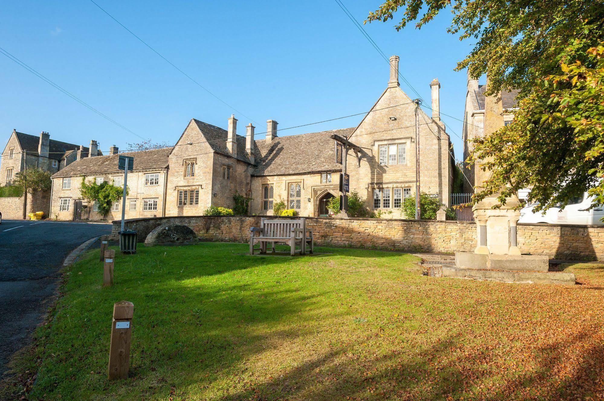 The Crown Hotel Shipton under Wychwood Bagian luar foto