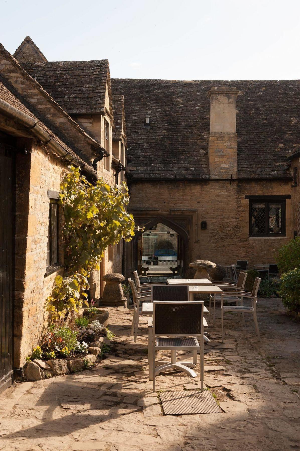 The Crown Hotel Shipton under Wychwood Bagian luar foto