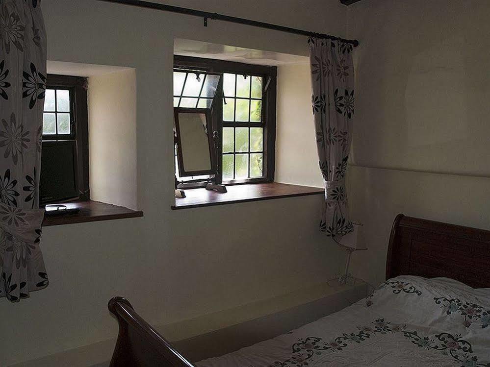 The Crown Hotel Shipton under Wychwood Bagian luar foto